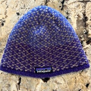 Patagonia knit cap - womens1 - nice Purple with gray great condition!